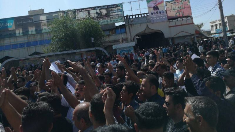 سه نفر از کشته شدگان اعتراض‌های کازرون به خاک سپرد شدند