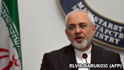 محمدجواد ظریف مذاکره با اروپا بر سر برنامه موشکی ایران را رد کرده است.
