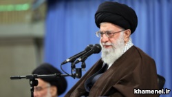 رهبر ایران می‌گوید که هدف آمریکا «براندازی» جمهوری اسلامی بوده است.