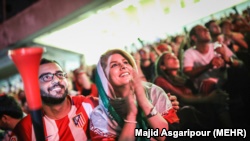 تماشای آزاد بازی ایران و اسپانیا در ورزشگاه آزادی