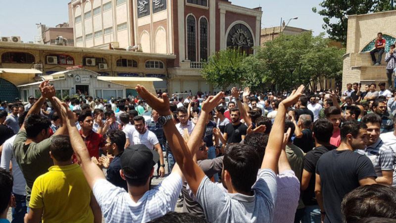 گسترش اعتراضات بازار تهران به «بازار چند شهر دیگر»