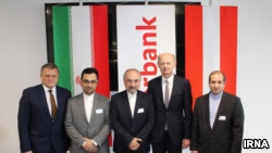 مقامات ایران و اوبر بانک اتریش اول مهر پارسال قرارداد امضاء کردند.