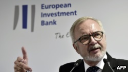 ورنر هویر، رئیس بانک سرمایه‌گذاری اروپا