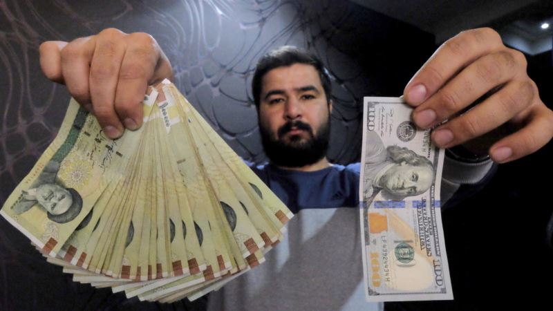 ایران صحنه عواقب سیاسی ناشی از مشکلات اقتصادی؛ دلار از مرز ۱۰ هزار تومان گذشت