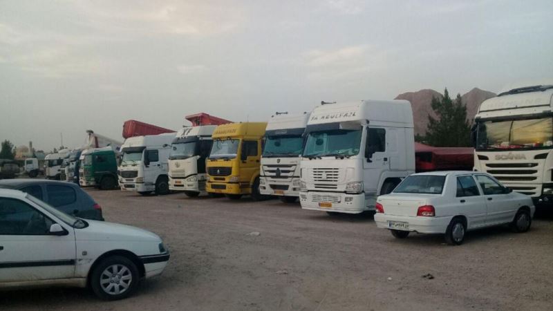 رانندگان و کامیون‌داران مبارکه اصفهان در سیزدهمین روز اعتصاب، دست از کار کشیدند