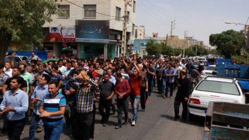 اعتراض در شهرهای بزرگ ایران با شعار علیه حکومت
