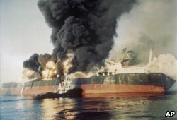 کشتی سنگاپوری نرمن آتلانتیک که در جریان جنگ نفت‌کش‌ها هدف قایق‌های تنروی ایرانی قرار گرفت.