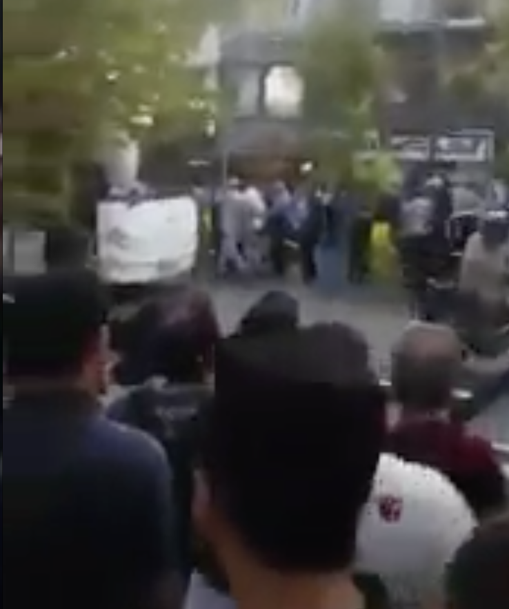 تهران هم به پا خاست، تظاهرات گسترده و مقابله مردم شجاع با نیروهای سرکوبگر – میدان ولیعصر – ۱۱ مرداد ۹۷