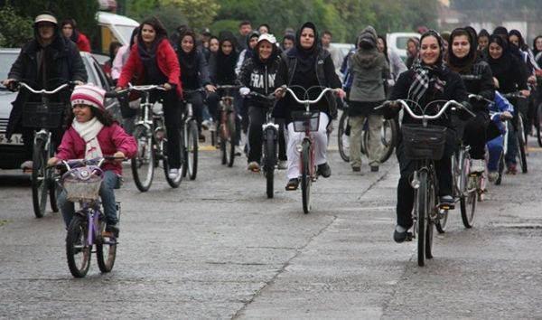 دوچرخه سواری زنان و مردان جنبشی گسترده با کاراکترهای نوین و دوچرخه سواری اعتراضی زنان مریوان برای مقابله با حکم ممنوعیت دوچرخه سواری بانوان از سوی امام جمعه