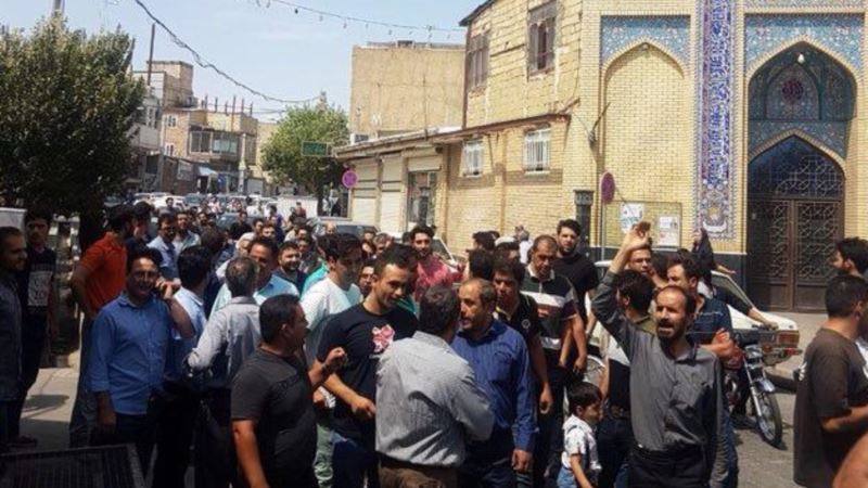 گزارش اکونومیست: مشکلات ایران در داخل و خارج افزایش می یابد