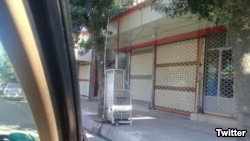 عکسی که در توییتر از تعطیلی مغازه‌ها در شهر سقز منتشر شده است.